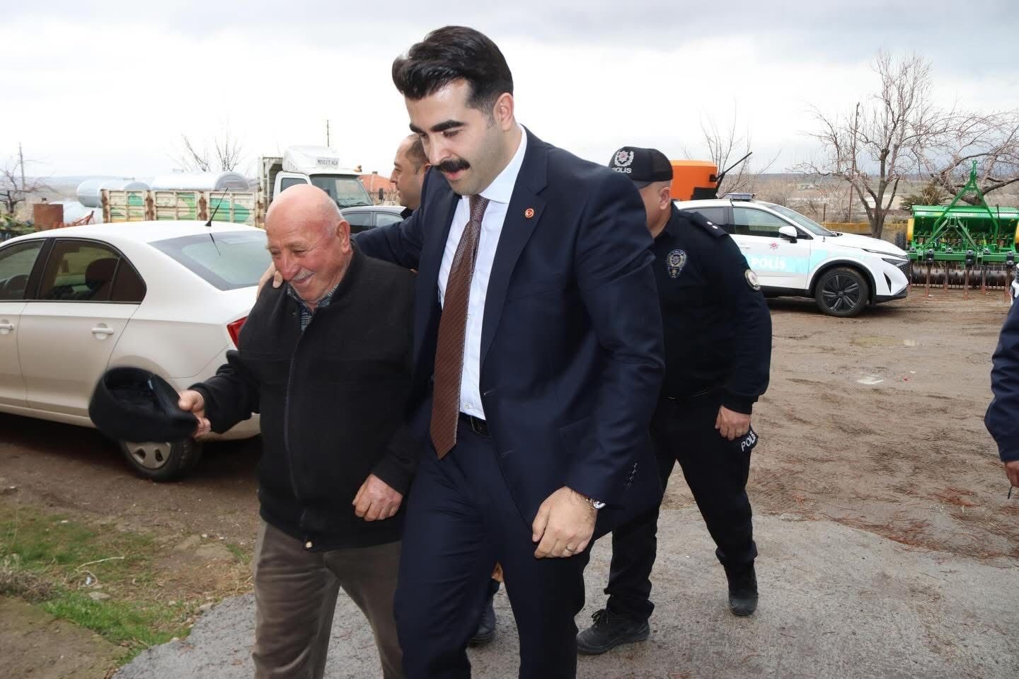 Tomarza Kaymakamı Eser’den Kıbrıs Gazisi Tektaş’a anlamlı ziyaret
