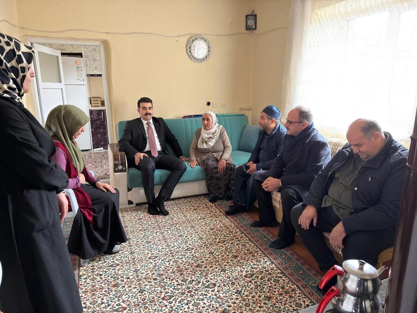 Tomarza’da 21 kimsesiz vatandaş ziyaret edildi
