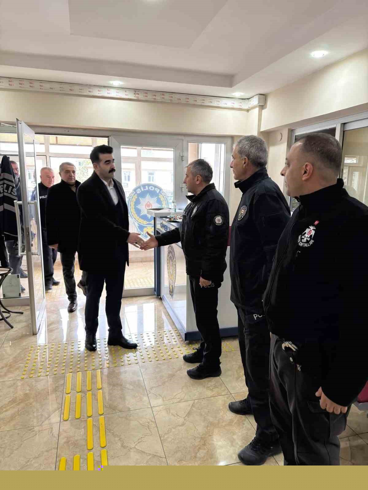 Tomarza’da güvenlik güçleriyle bayramlaşma ziyareti
