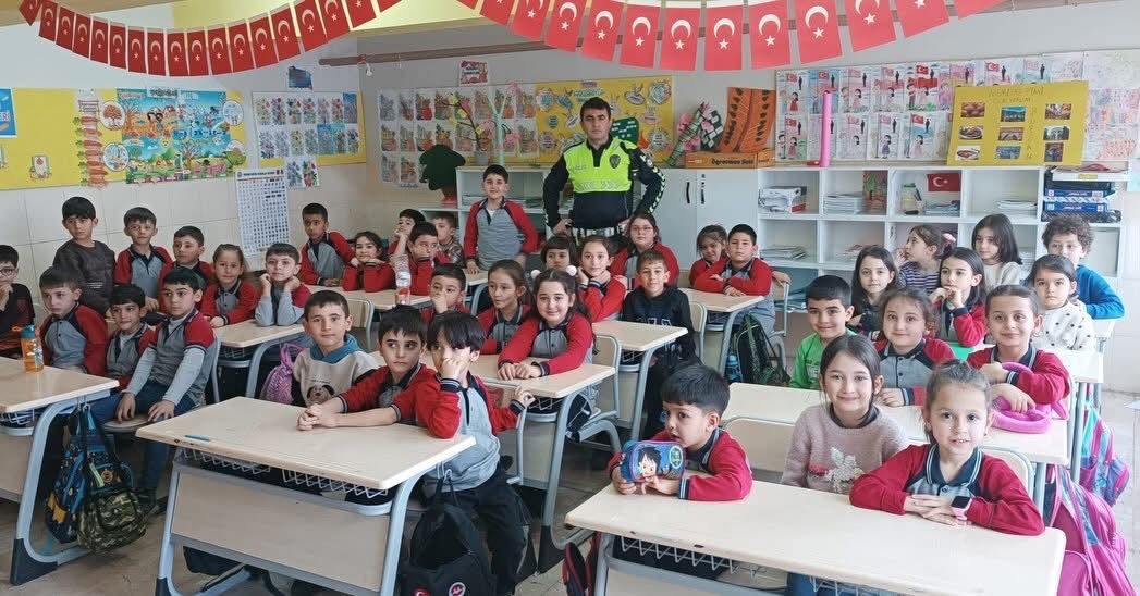 Tomarza’da öğrencilere trafik eğitimi verildi
