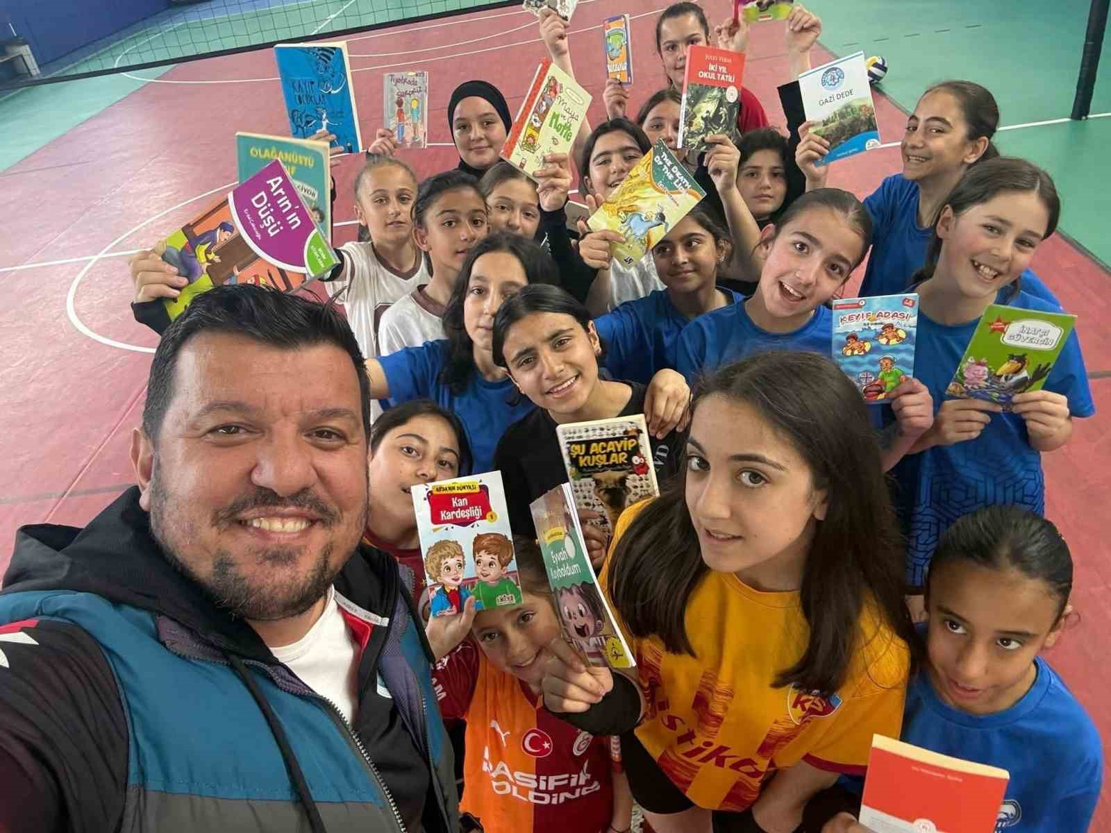 Tomarza’da spor ve kitap bir arada
