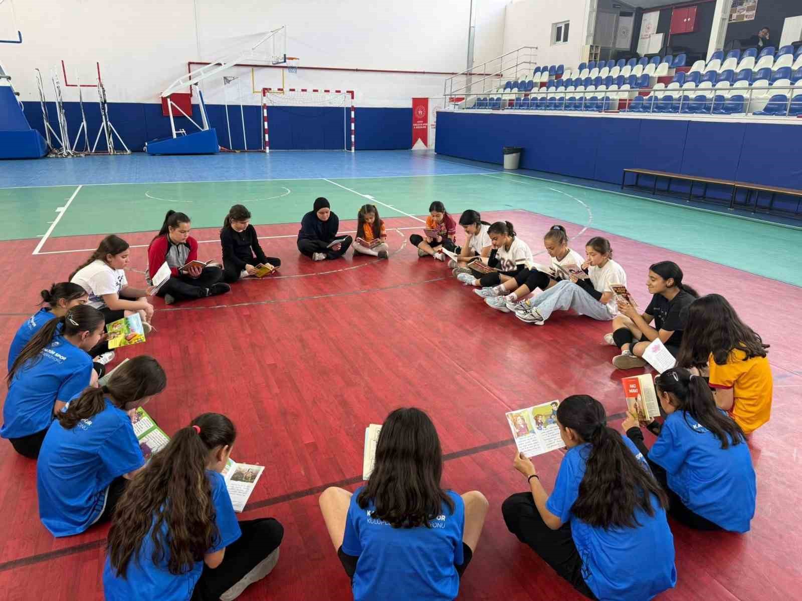 Tomarza’da spor ve kitap bir arada
