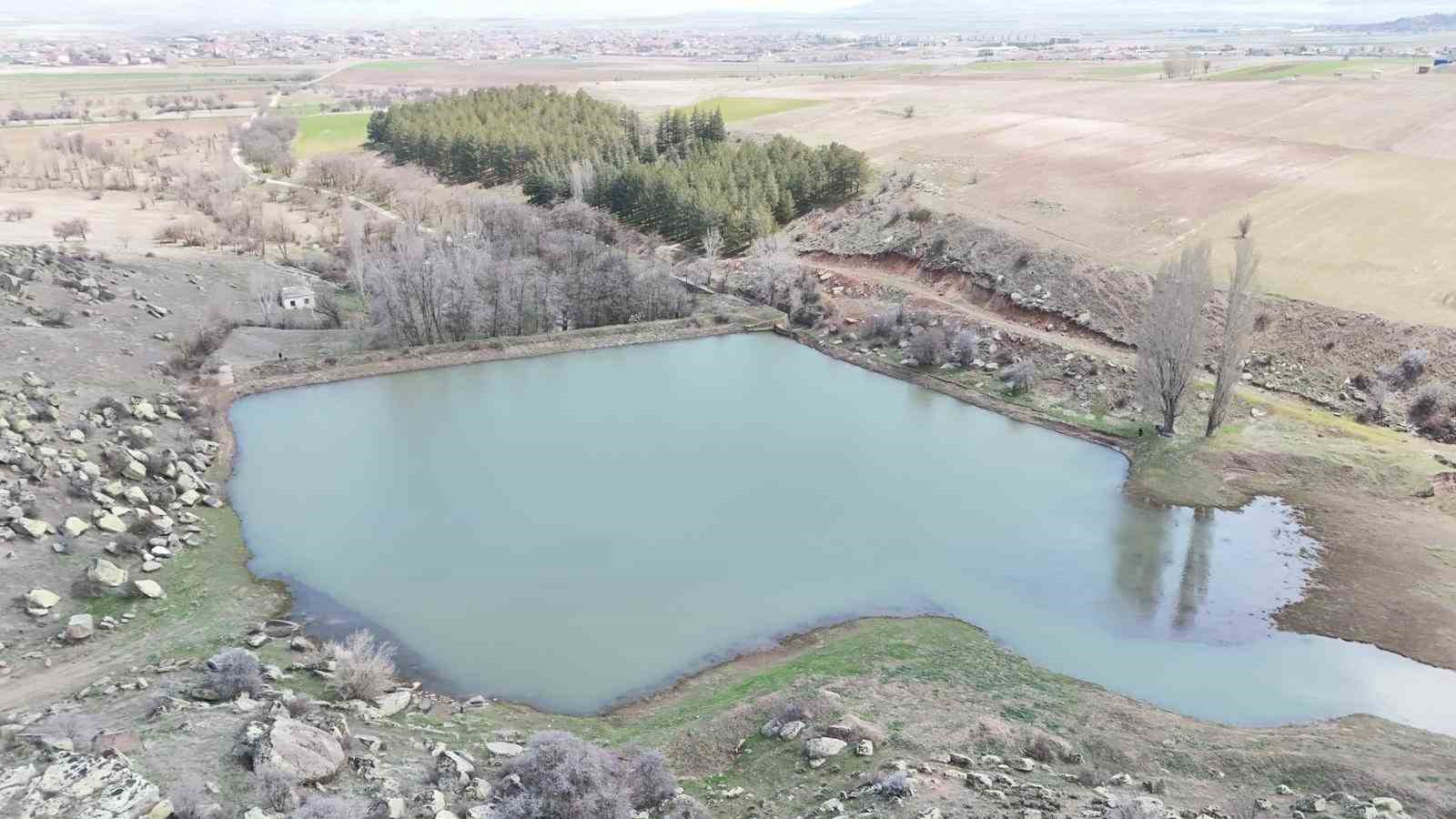 Tomarza’da yağışlar barajları doldurdu, çiftçinin yüzü güldü
