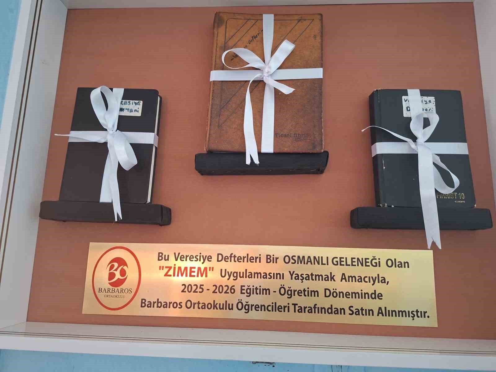 Topladıkları para ile 3 bakkalın veresiye defterini satın alan öğretmen ve öğrenciler yürekleri ısıttı
