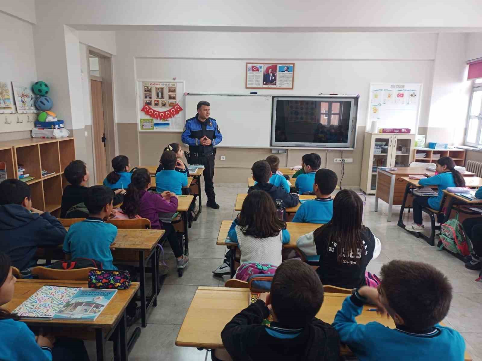 Toplum Destekli Polislikten öğrencilere eğitim
