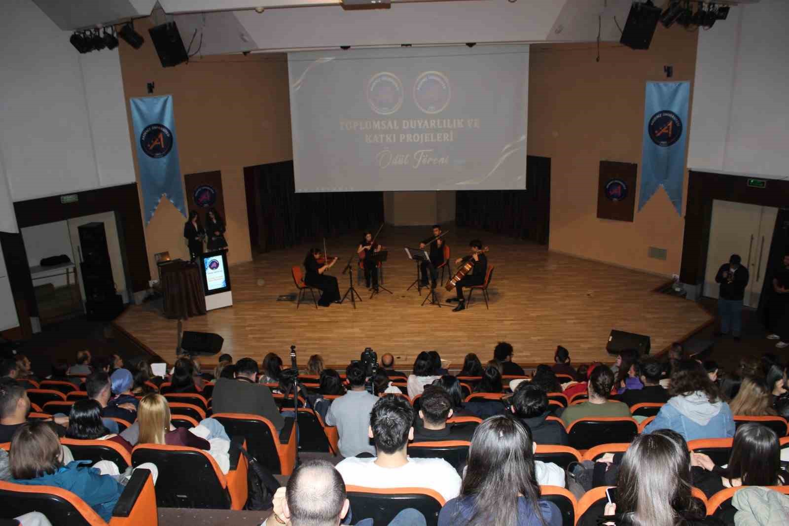 Toplumsal Duyarlılık ve Katkı Projeleri’nde Spor Bilimleri Fakültesi birinci oldu
