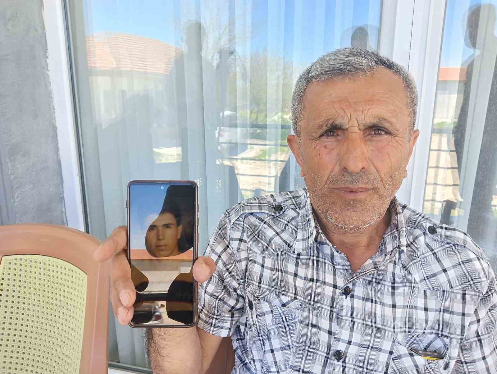 Toprağa gömülü bulunan kafatası ve kemiklerin 15 yıldır kayıp olan kardeşine ait olduğunu iddia etti
