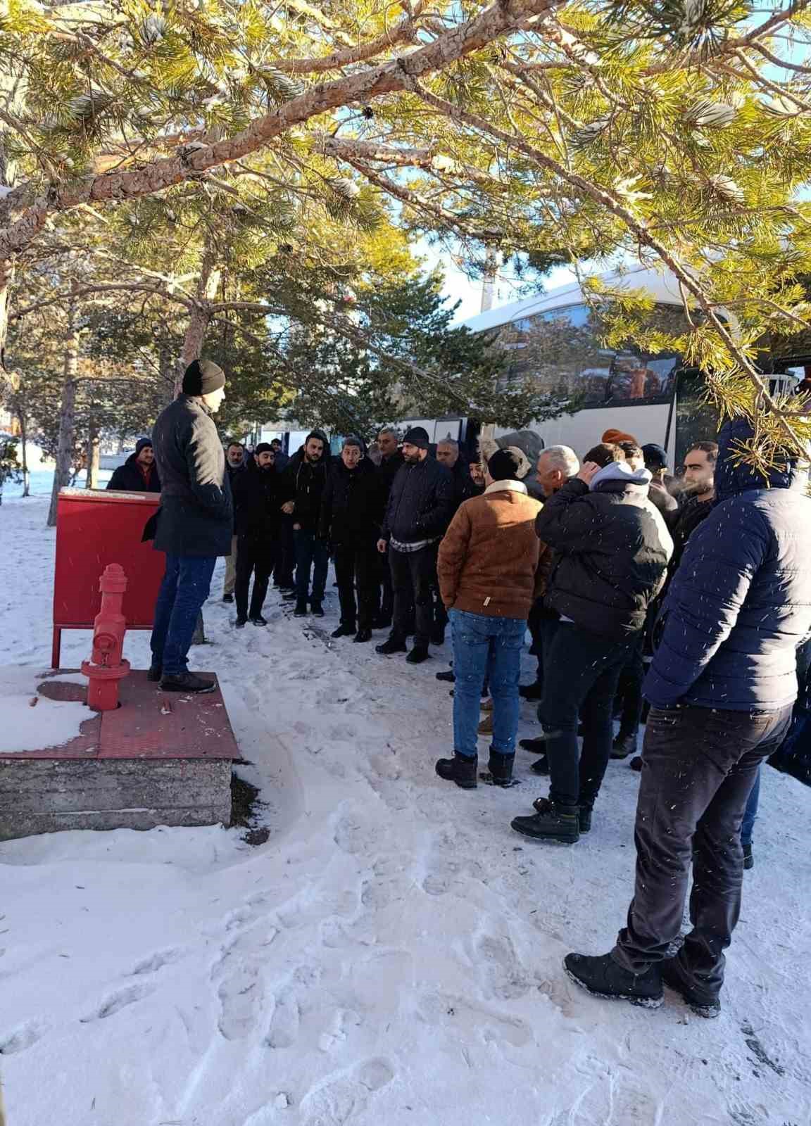 Torku iştirakinde ödeme krizi, işçiler yasal haklarını kullanmaya hazırlanıyor
Torku iştirakinde ödeme krizi, işçiler yasal haklarını kullanmaya hazırlanıyor