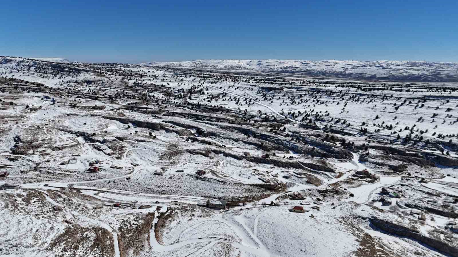 Toroslar ‘da obruklar karla doldu
