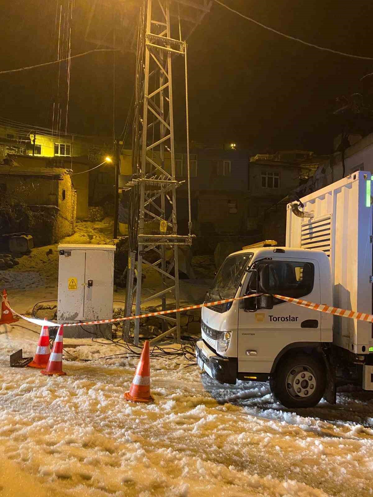 Toroslar EDAŞ’tan Hatay’da zorlu kış koşullarına karşı mücadele
