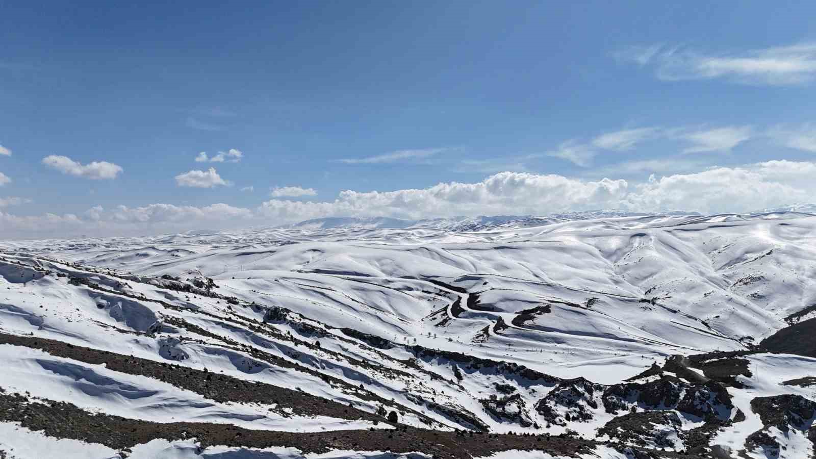 Toroslar’da kar güzelliği havadan görüntülendi
