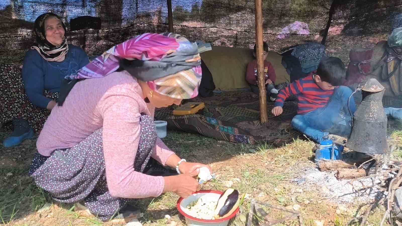 Toroslar’da Yörük göçü başladı: Sarıkeçililer yayla yolunda
