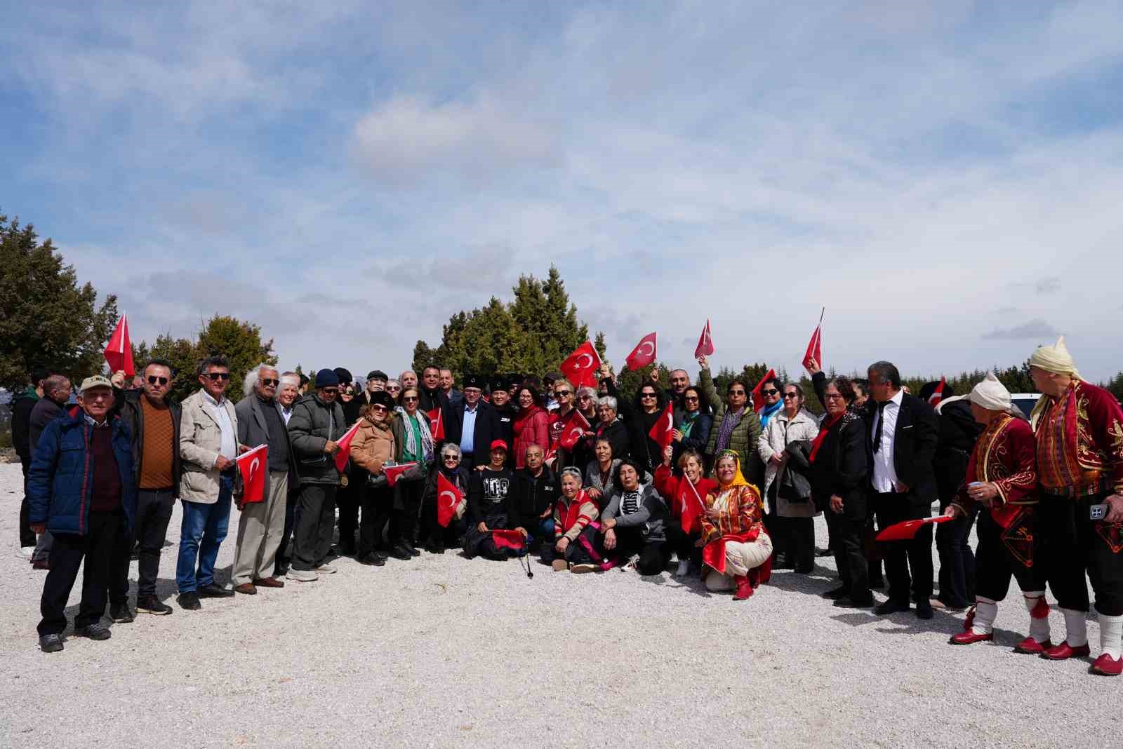 Torosların zirvesinde 106 yıl sonra milli mücadele ruhuyla yürüdüler
Torosların zirvesinde 106 yıl sonra milli mücadele ruhuyla yürüdüler