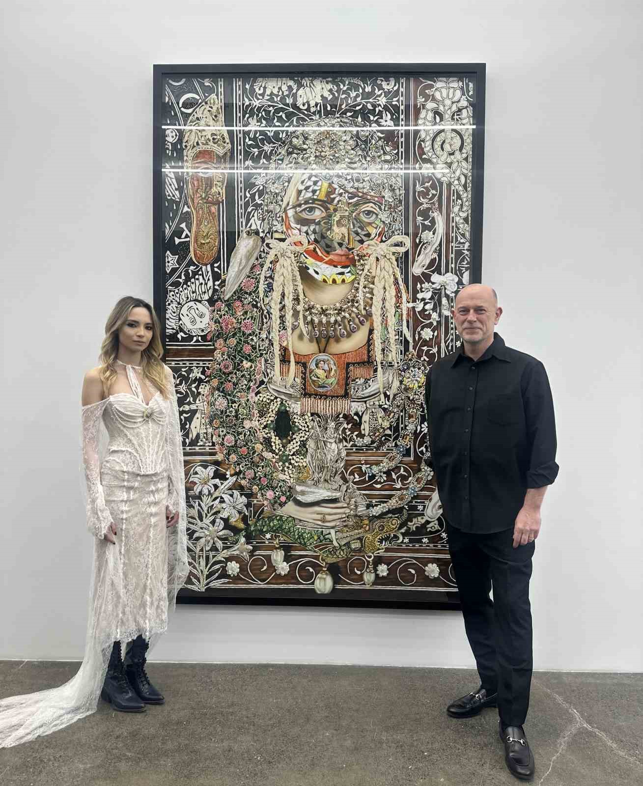 Tosyalı, genç sanatçıları destekleyerek kültürel üretime katkısını sürdürüyor
Tosyalı, genç sanatçıları destekleyerek kültürel üretime katkısını sürdürüyor