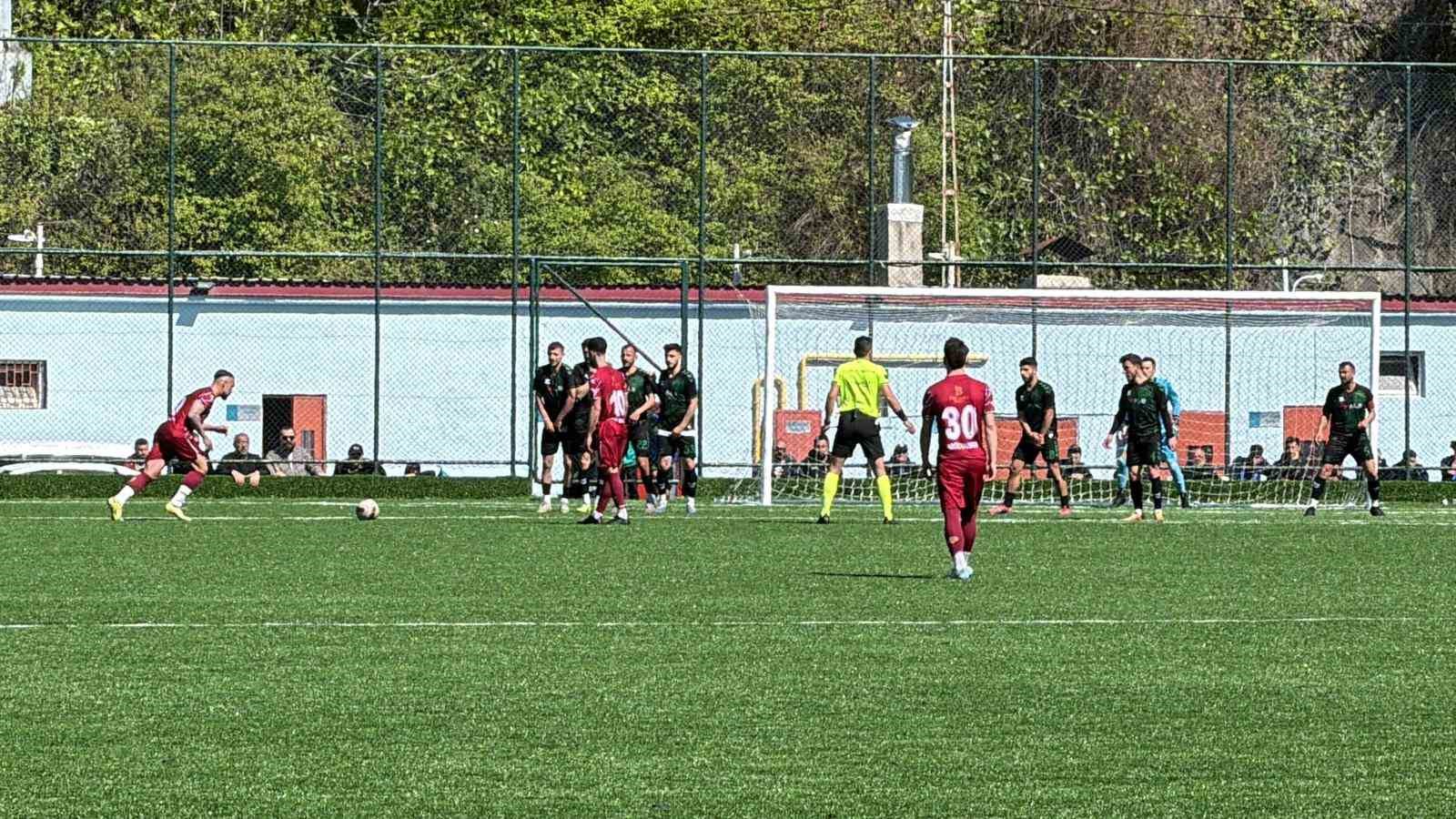 Trabzon 1. Amatör Küme Play-Off maçı sonrası tribünde kavga
