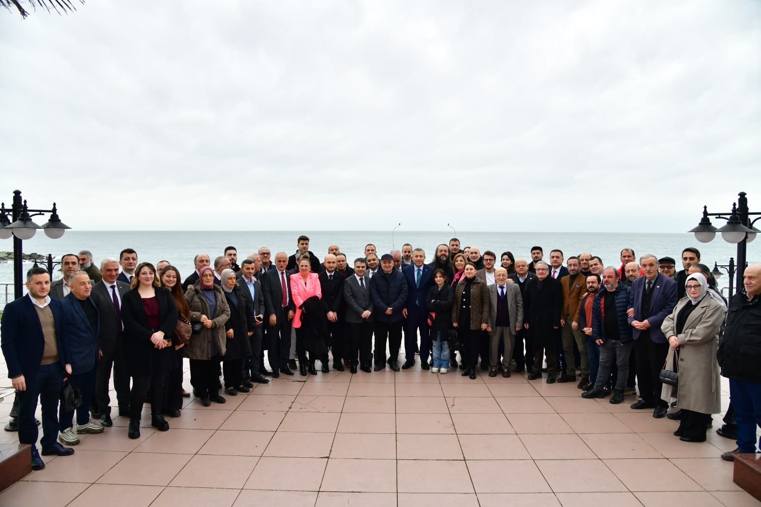 Trabzon Valisi Şahin, basınla biraya geldi
