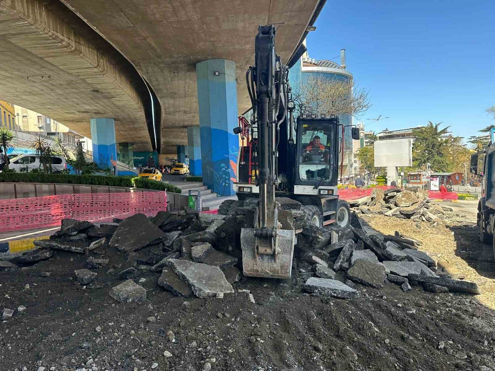 Trabzon’da Atatürk Alanındaki viyadüklerin altı dinlenme alanı olacak
Trabzon’da Atatürk Alanındaki viyadüklerin altı dinlenme alanı olacak