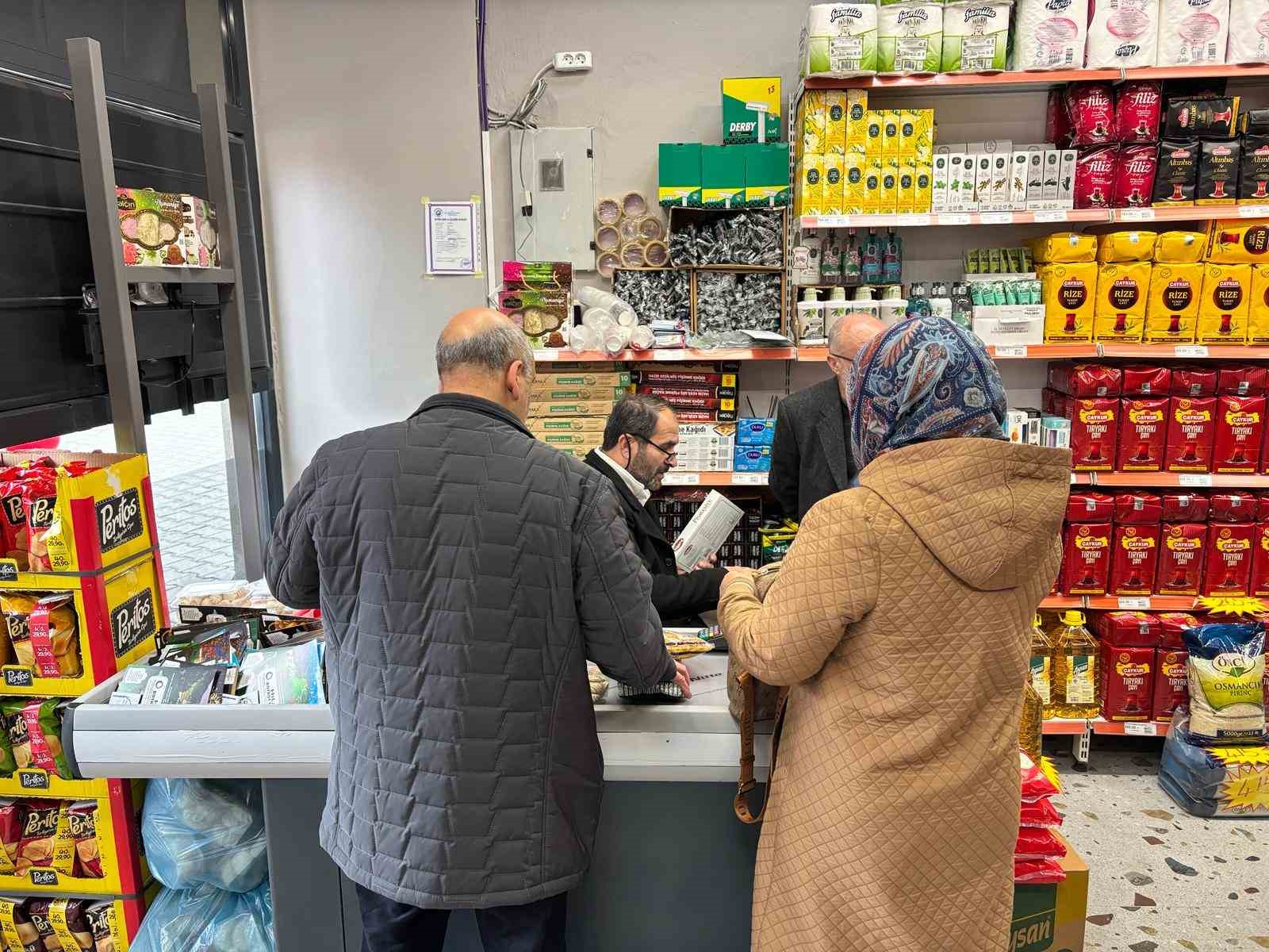 Trabzon’da ’Boykot Market’ açan diş hekimi farklı bir girişime imza attı
Trabzon’da ’Boykot Market’ açan diş hekimi farklı bir girişime imza attı