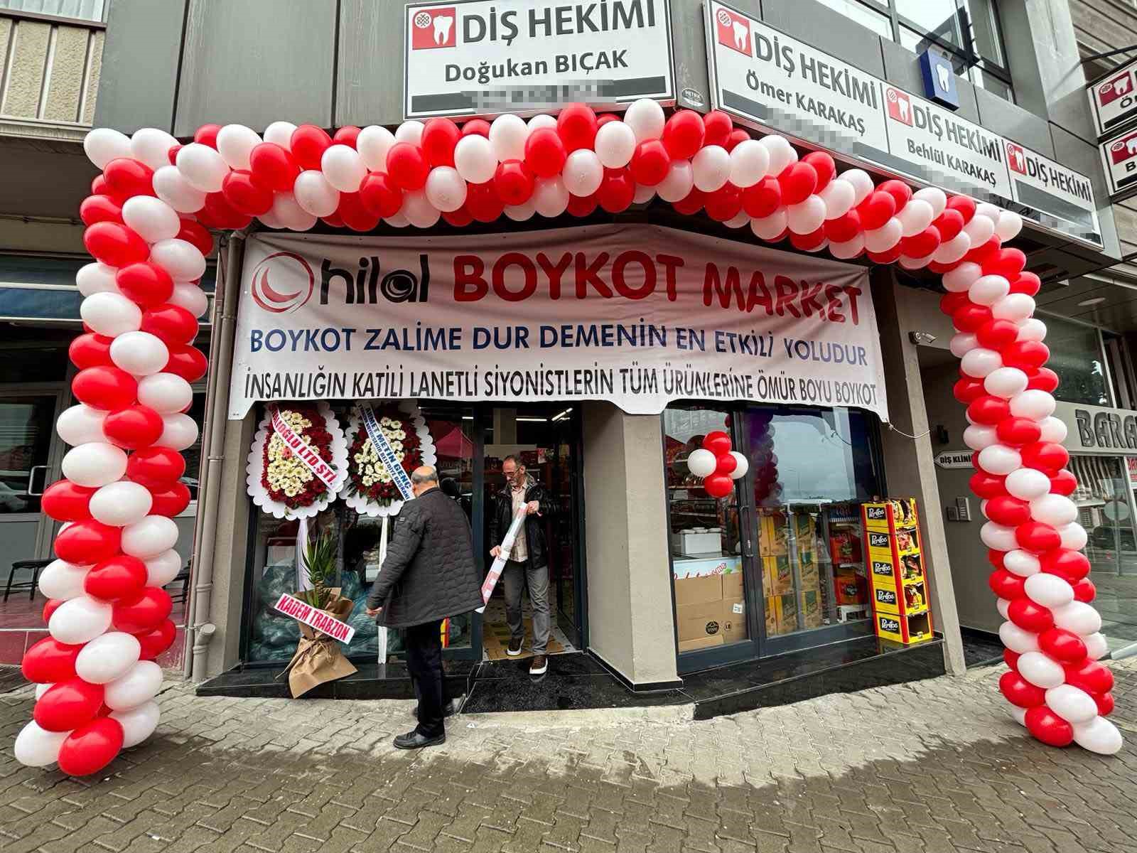 Trabzon’da ’Boykot Market’ açan diş hekimi farklı bir girişime imza attı
Trabzon’da ’Boykot Market’ açan diş hekimi farklı bir girişime imza attı