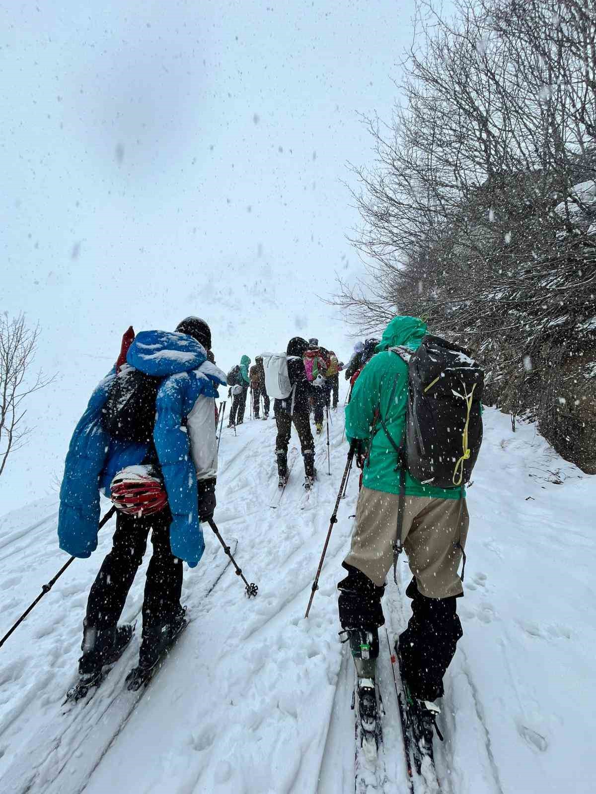 Trabzon’da Dağ Kayağı Eğitimi ilk kez düzenlendi
Trabzon’da Dağ Kayağı Eğitimi ilk kez düzenlendi