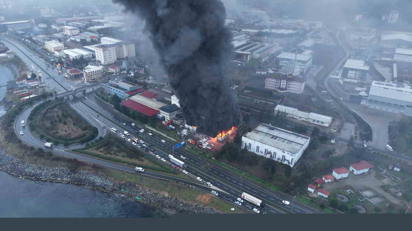 Trabzon’da fındık fabrikasında yangın
