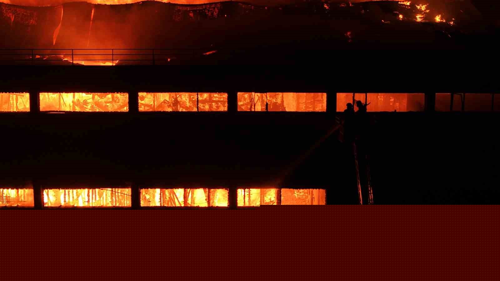 Trabzon’da fındık fabrikasındaki yangına müdahale devam ediyor
