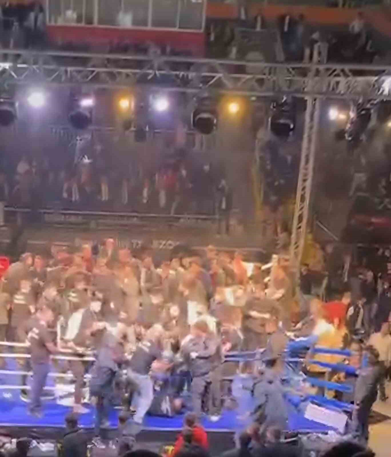 Trabzon’da hafif sıklet maçında kavga
