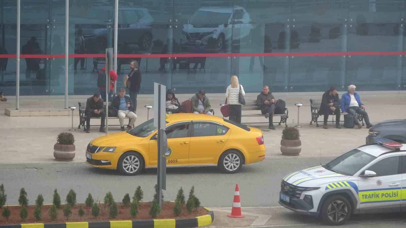 Trabzon’da hava ulaşımına sis engeli
