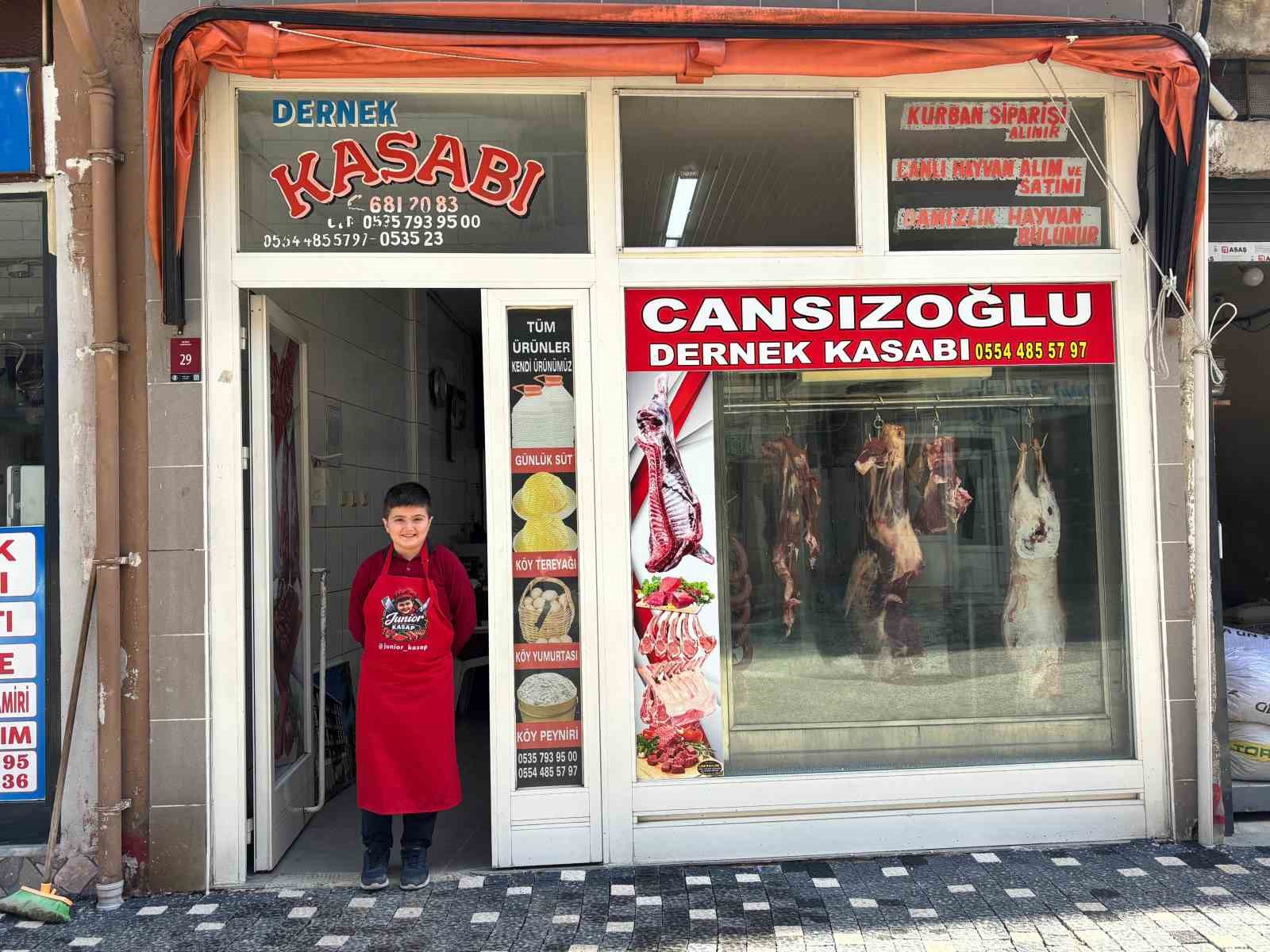 Trabzon’da "Junior Kasap" ilgi odağı oldu
Trabzon’da "Junior Kasap" ilgi odağı oldu