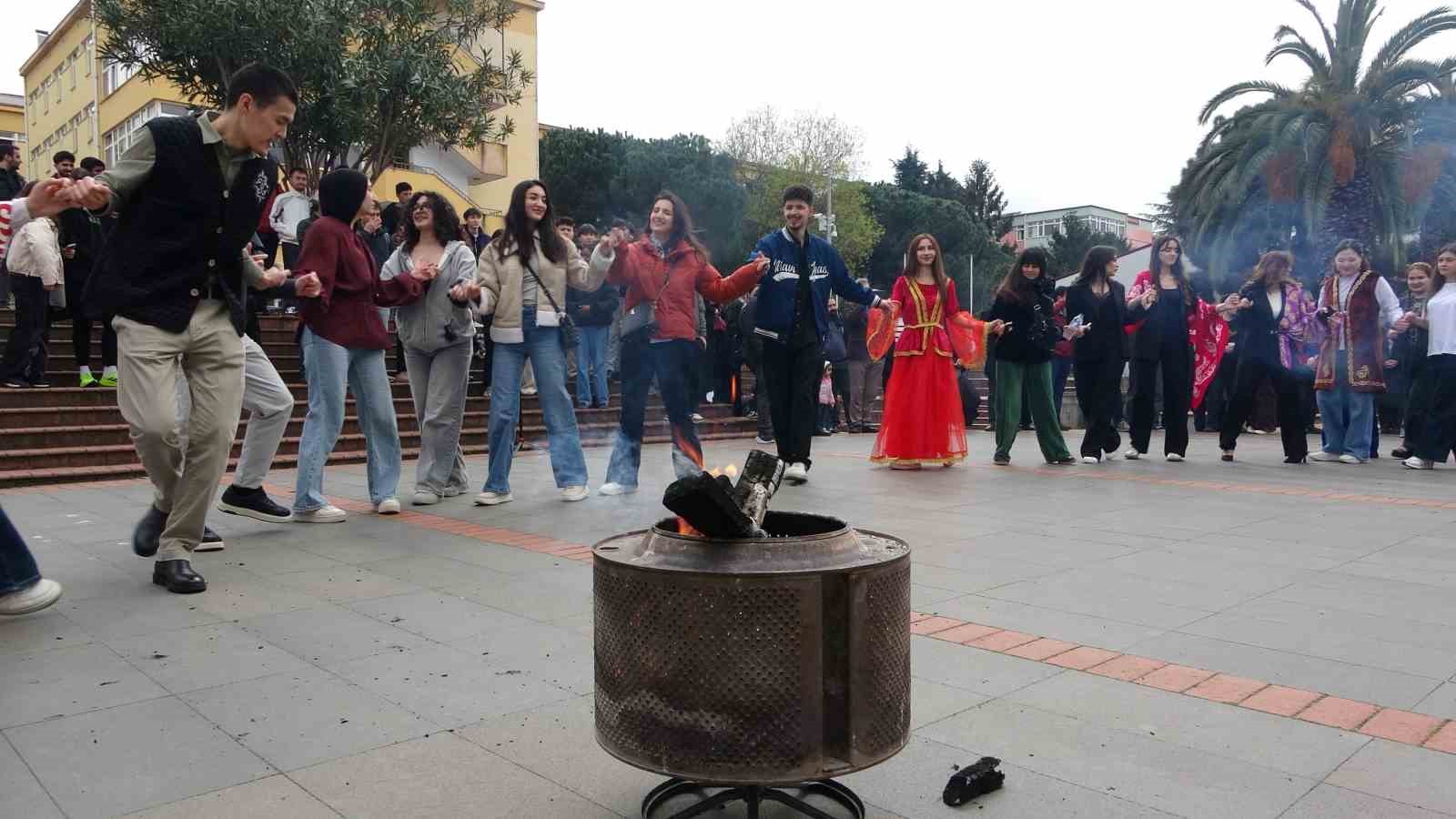 Trabzon’da "Kardeşlik Ateşi" Nevruz coşkusuyla yandı

