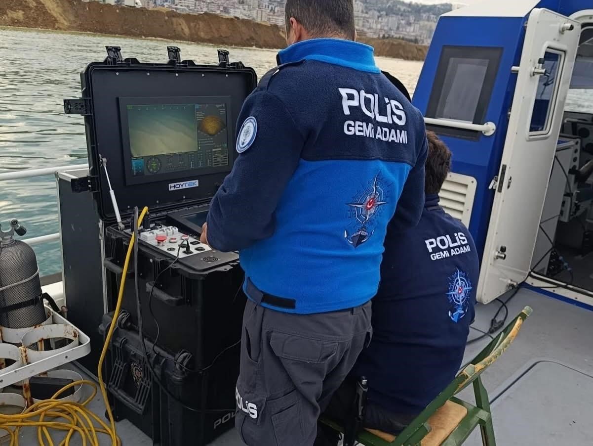 Trabzon’da kayıp genci arama çalışmalarına hava muhalefeti nedeniyle ara verildi
