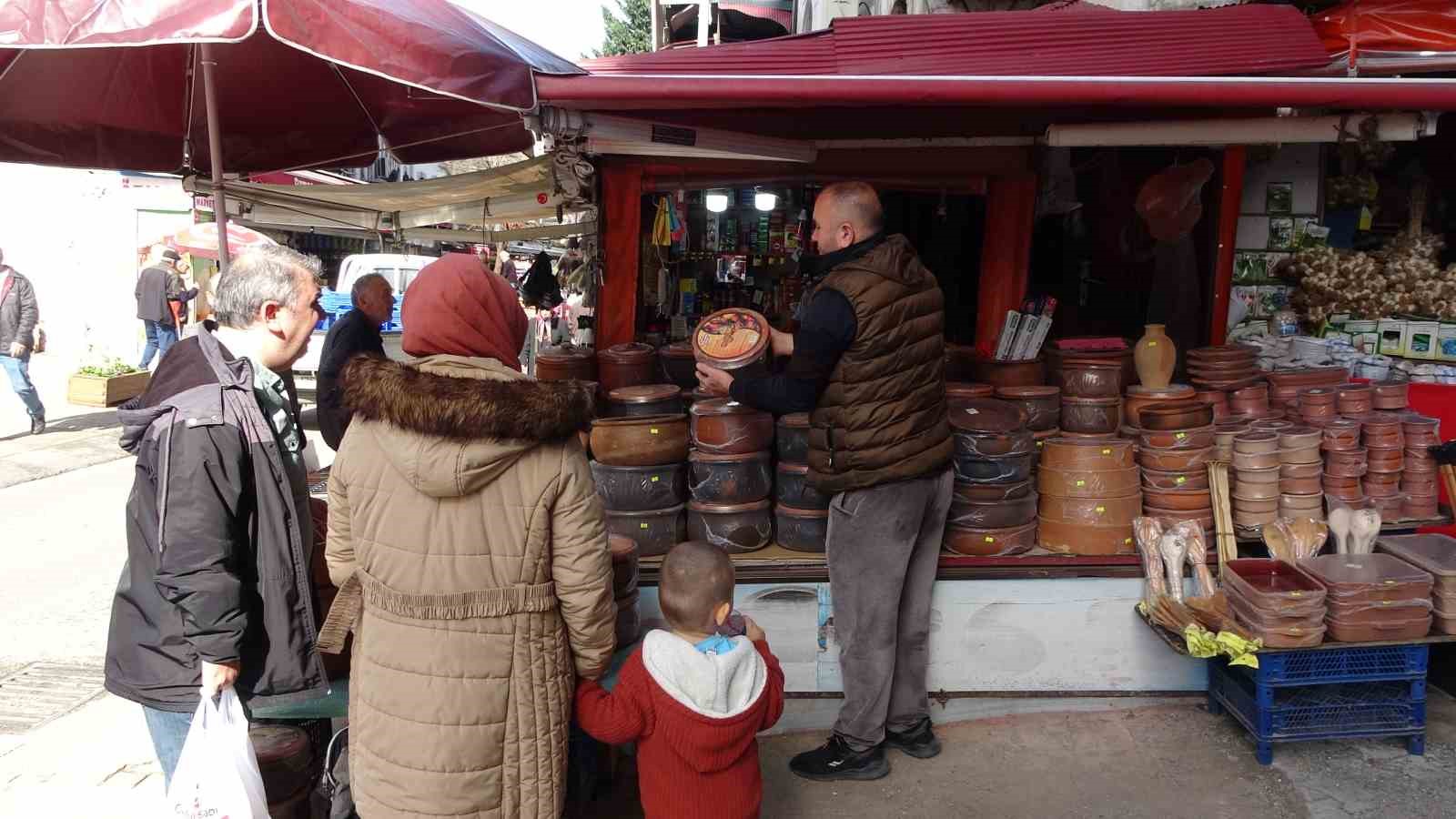 Trabzon’da Ramazan öncesi güveç tezgâhları eski günlerini arıyor
