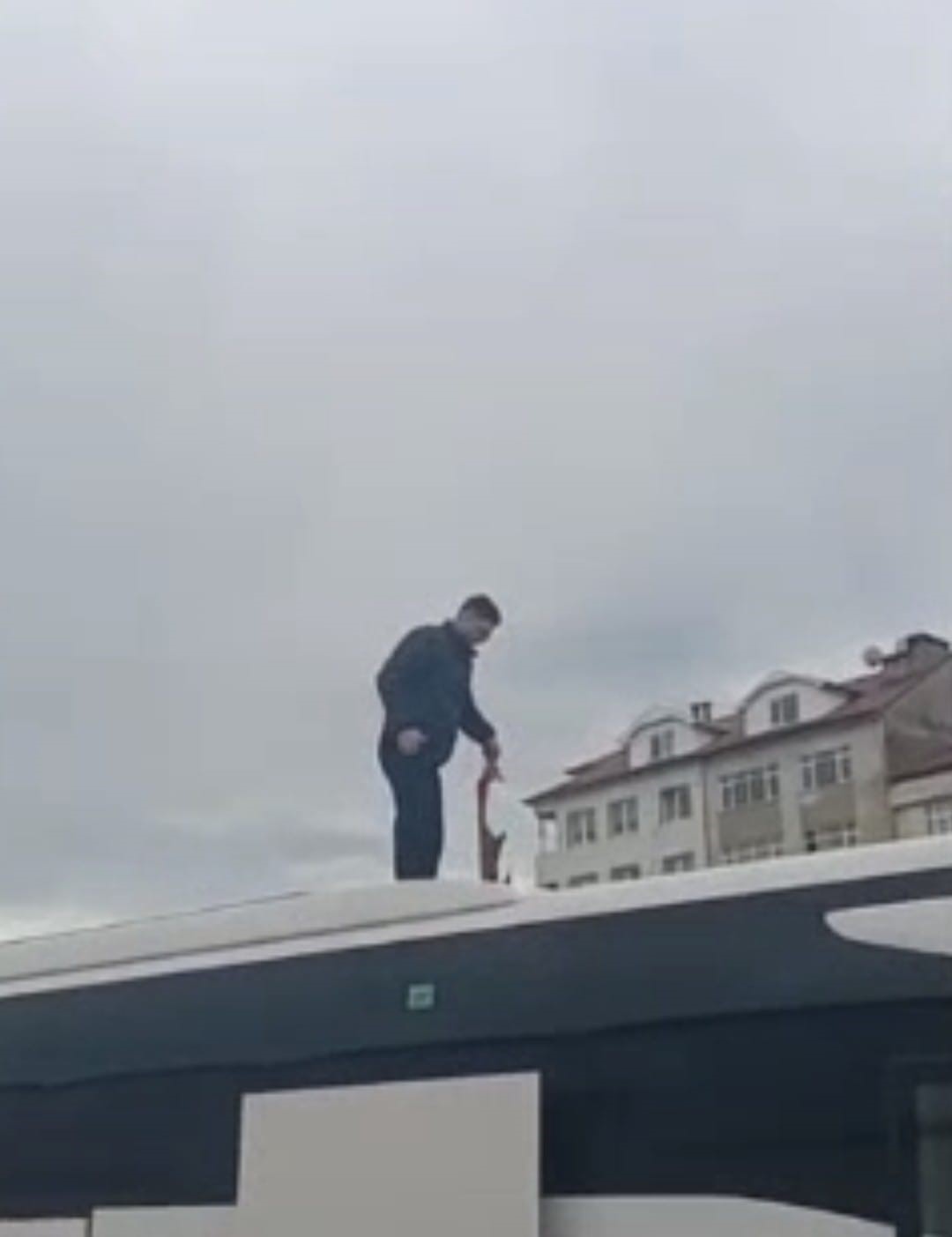 Trabzon’da seyir halindeki tüp kamyonunda korkutan patlama
