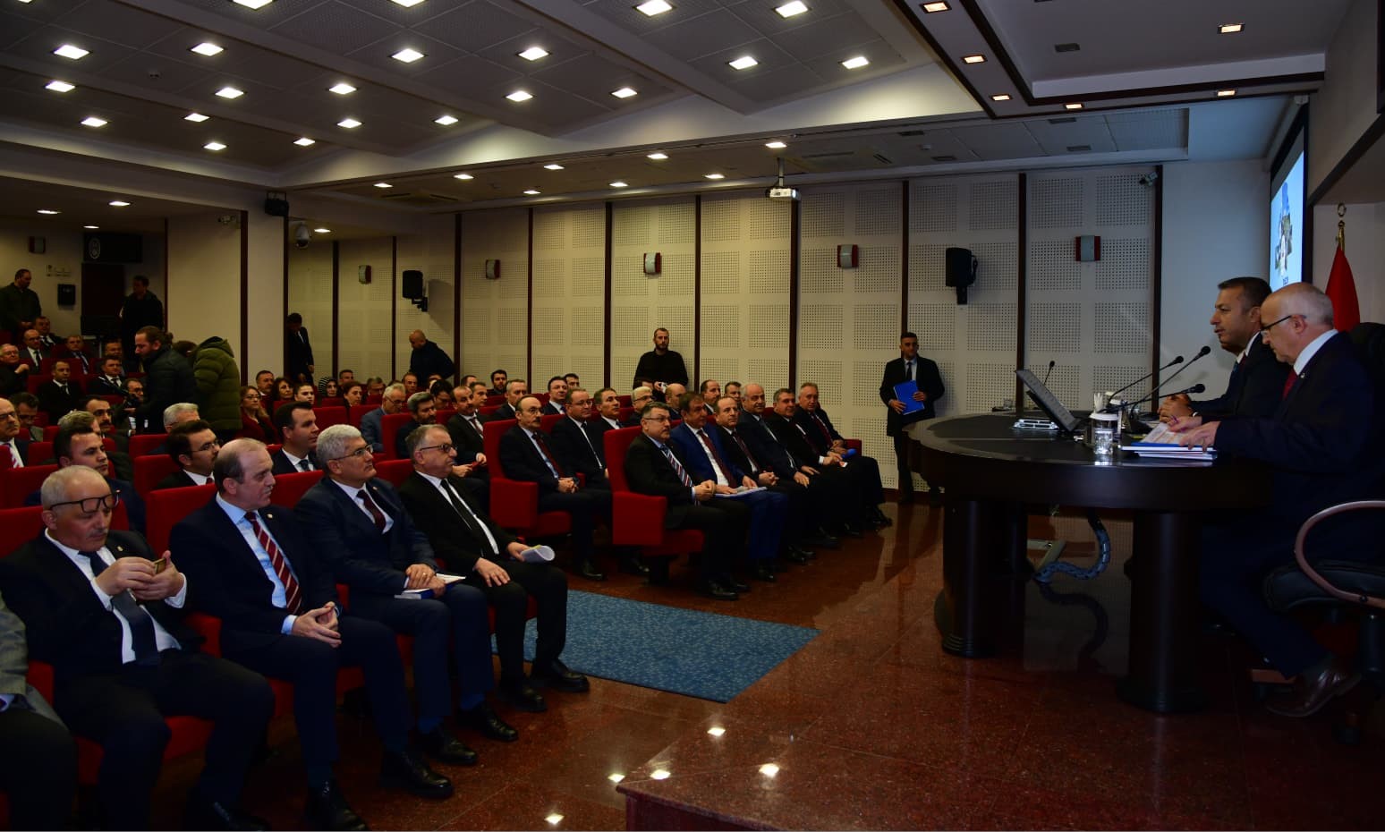Trabzon’daki yatırımlara 2025 yılında 22 milyar lira harcandı
Trabzon’daki yatırımlara 2025 yılında 22 milyar lira harcandı