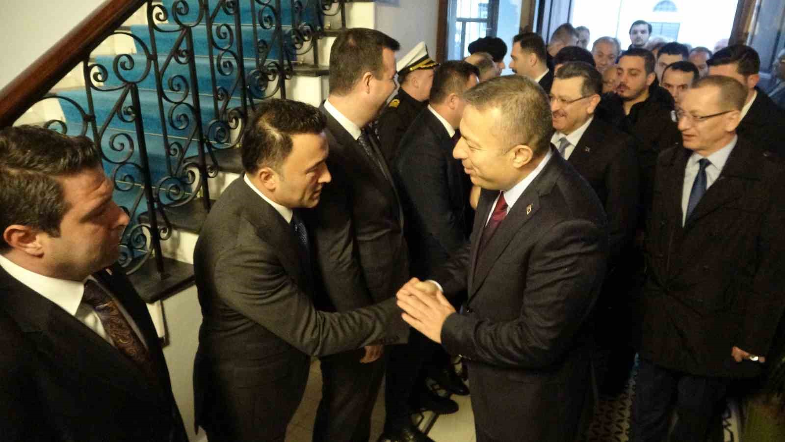 Trabzon’un yeni valisi Tahir Şahin göreve başladı
