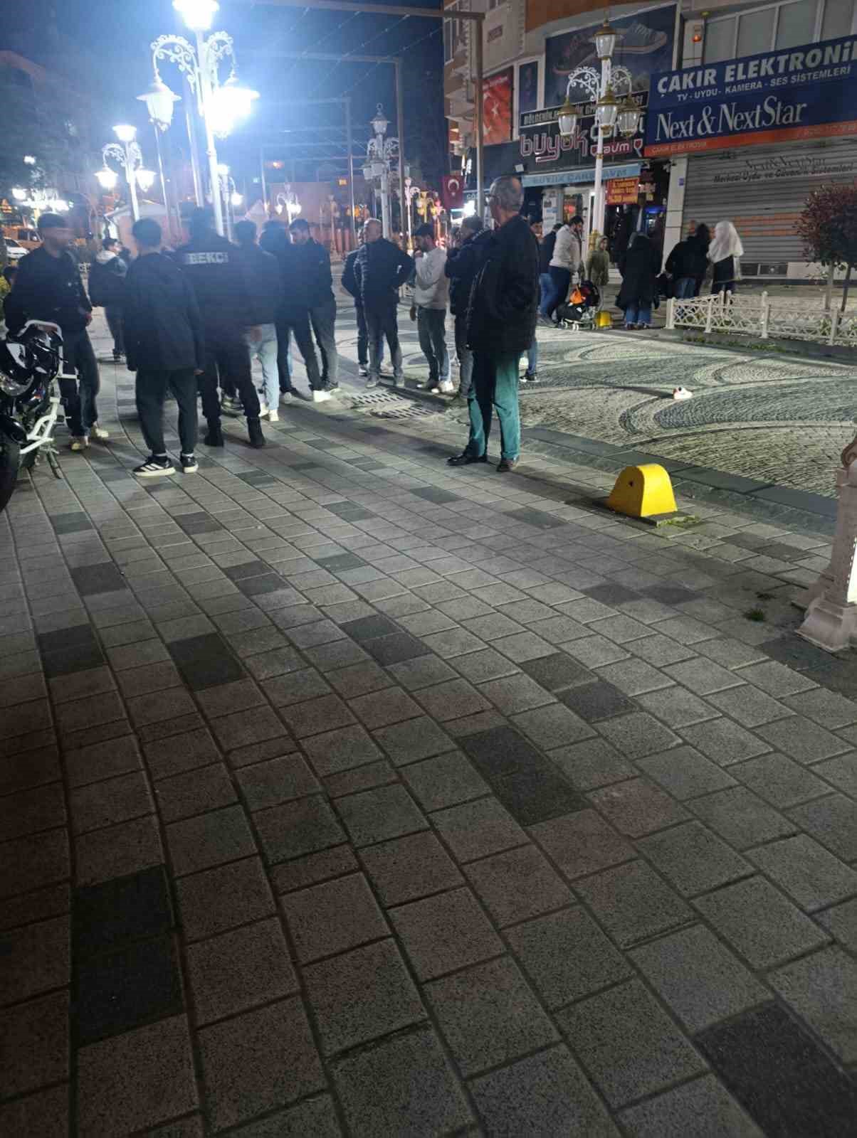 Trafiğe kapalı caddede motosiklet çocuğa çarptı
