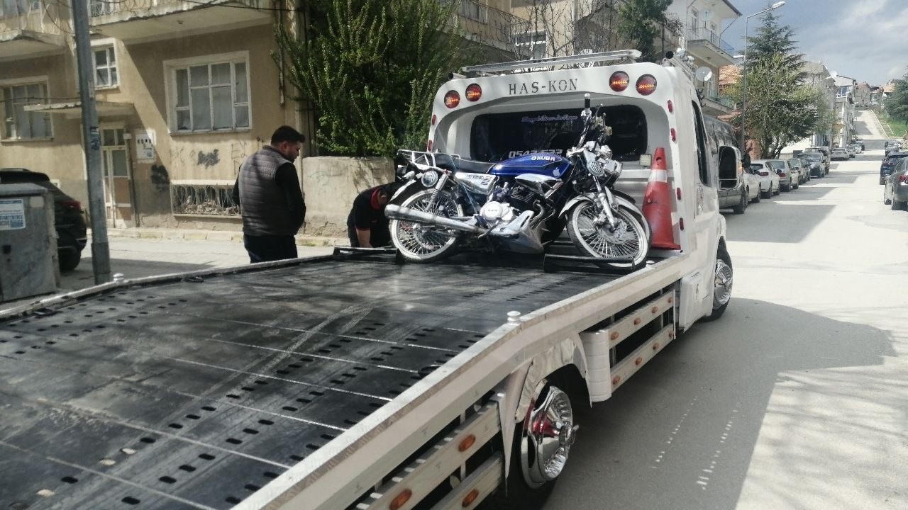 Trafik denetiminde 2 motosiklet sürücüsüne 254 bin TL ceza
