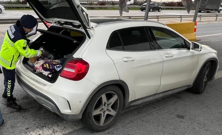 Trafik denetiminde sahte avukat kimliği gösteren şahıs yakalandı
