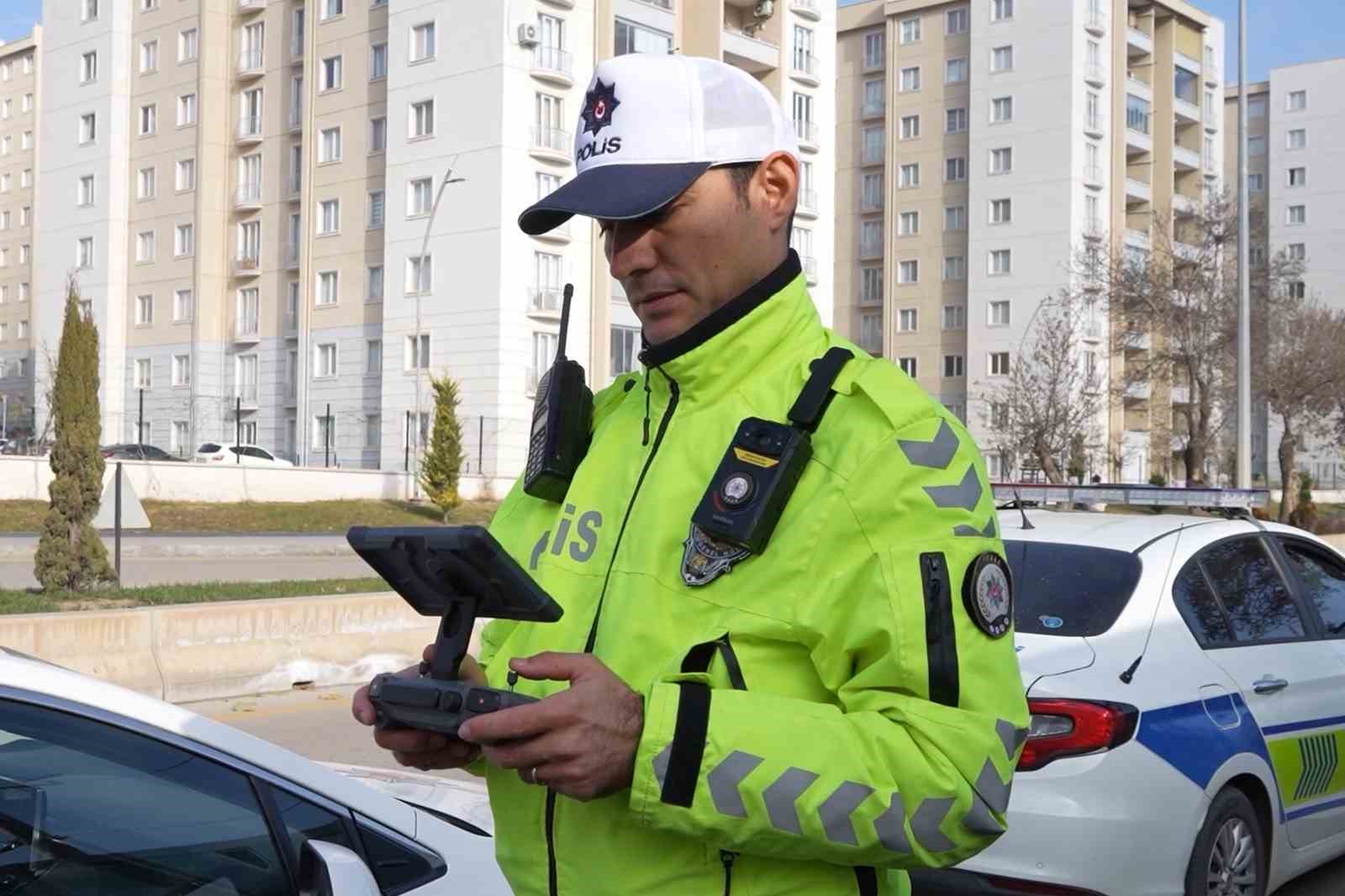 Trafik denetiminden kaçmak isteyen sürücü dronla tespit edildi: Para cezası uygulandı
