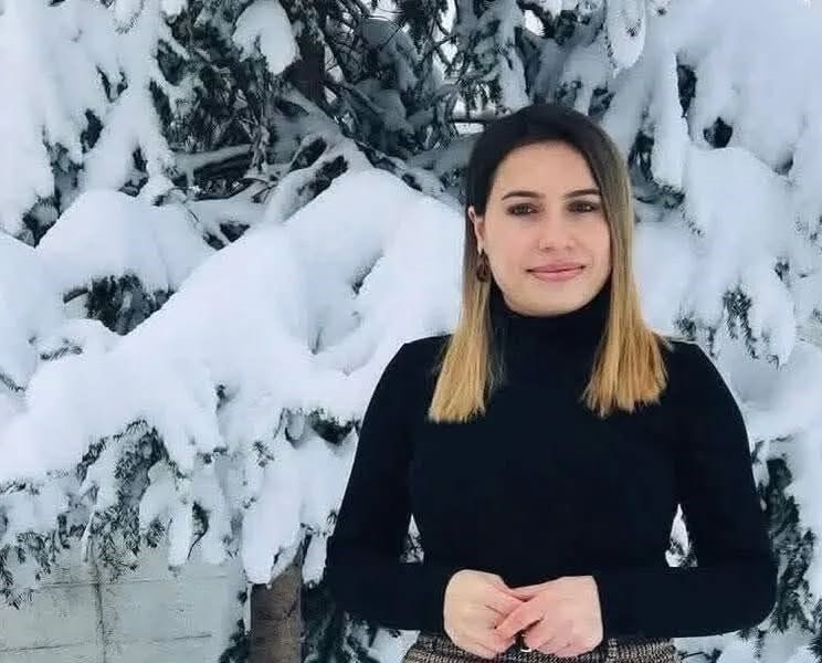 Trafik kazasında hayatını kaybeden baba ve öğretmen kızı son yolculuğuna uğurlandı
