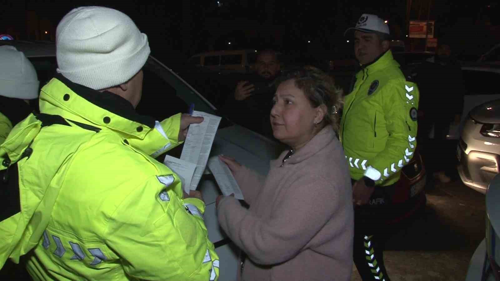 Trafik uygulamasında alkollü çıktı, gazeteciye saldırdı
