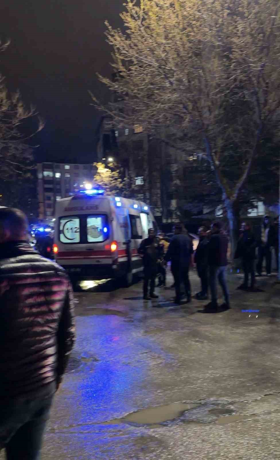 Trafikte başlayan tartışma kavgaya döndü: 10 gözaltı
