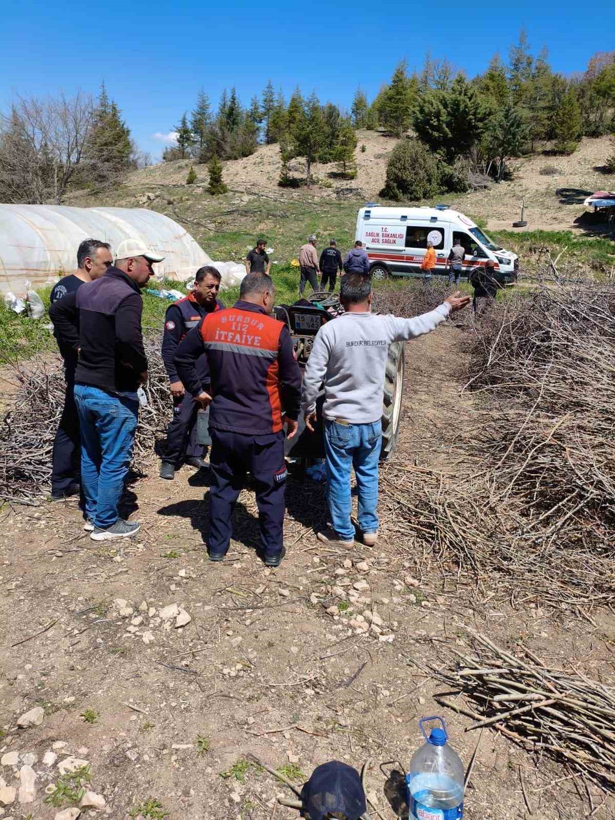 Traktörün şaftına ayağı sıkışan kadın yaralandı
