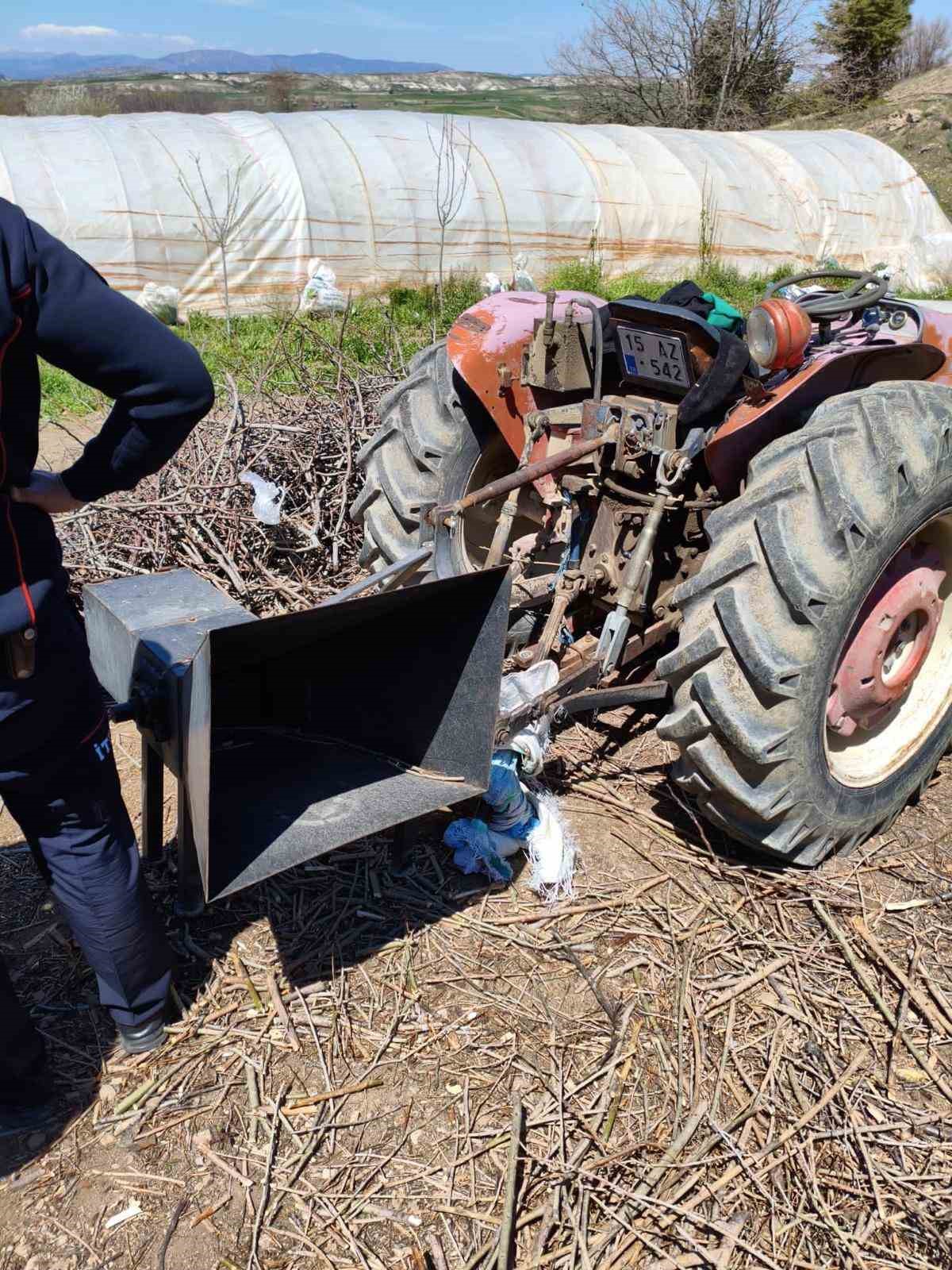 Traktörün şaftına ayağı sıkışan kadın yaralandı
