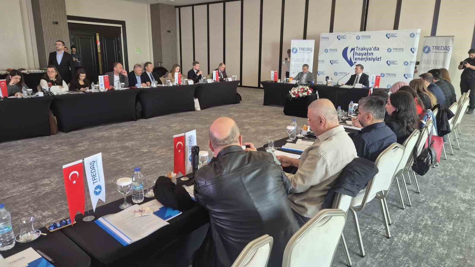 Trakya’da enerjide dev hamle: 2030’a kadar 60 milyar TL yatırım
Trakya’da enerjide dev hamle: 2030’a kadar 60 milyar TL yatırım