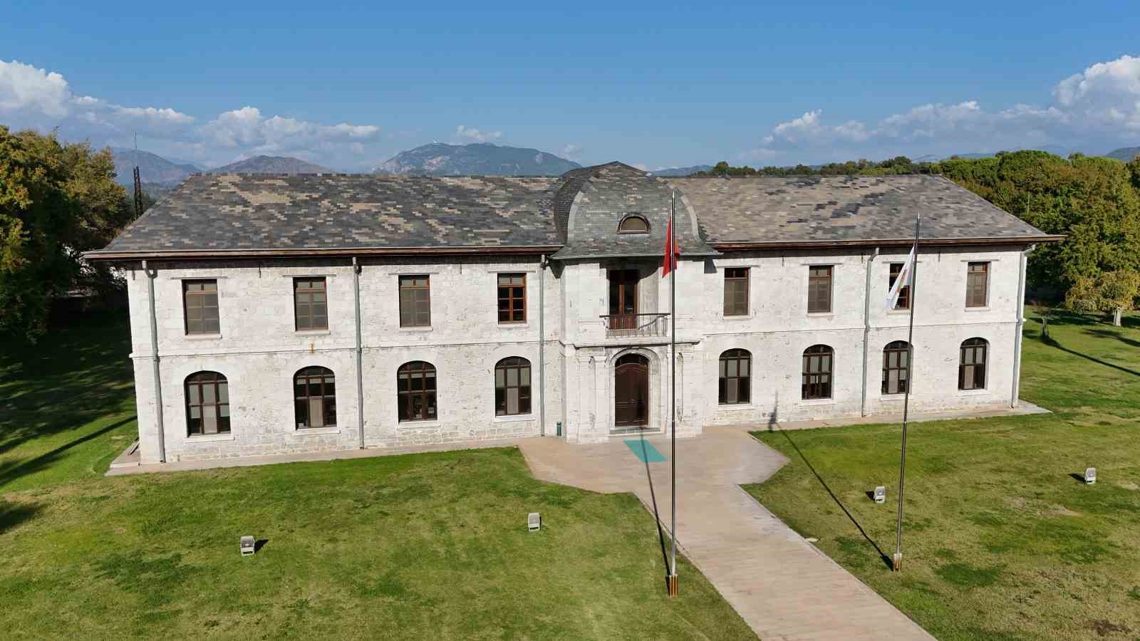 ‘Tren Garı’ biliniyordu, av köşkü çıktı
