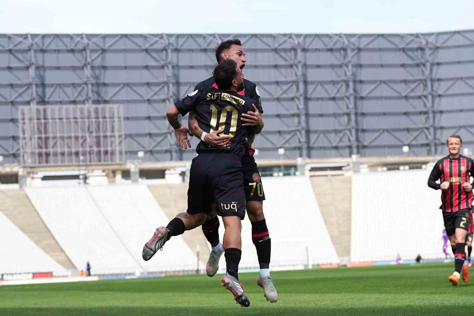 Trendyo Süper Lig: Fatih Karagümrük: 1 - Eyüpspor: 0 (Maç devam ediyor)
