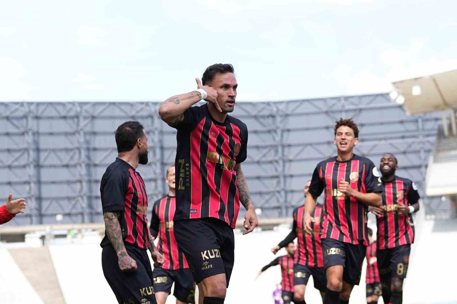 Trendyo Süper Lig: Fatih Karagümrük: 1 - Eyüpspor: 0 (Maç devam ediyor)
