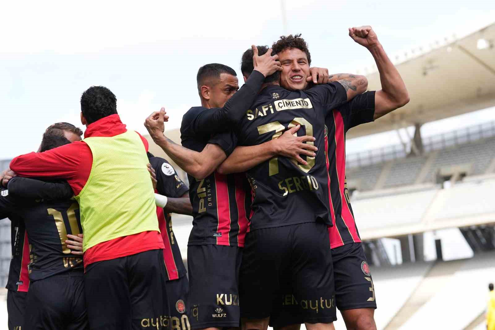 Trendyo Süper Lig: Fatih Karagümrük: 1 - Eyüpspor: 0 (Maç devam ediyor)
