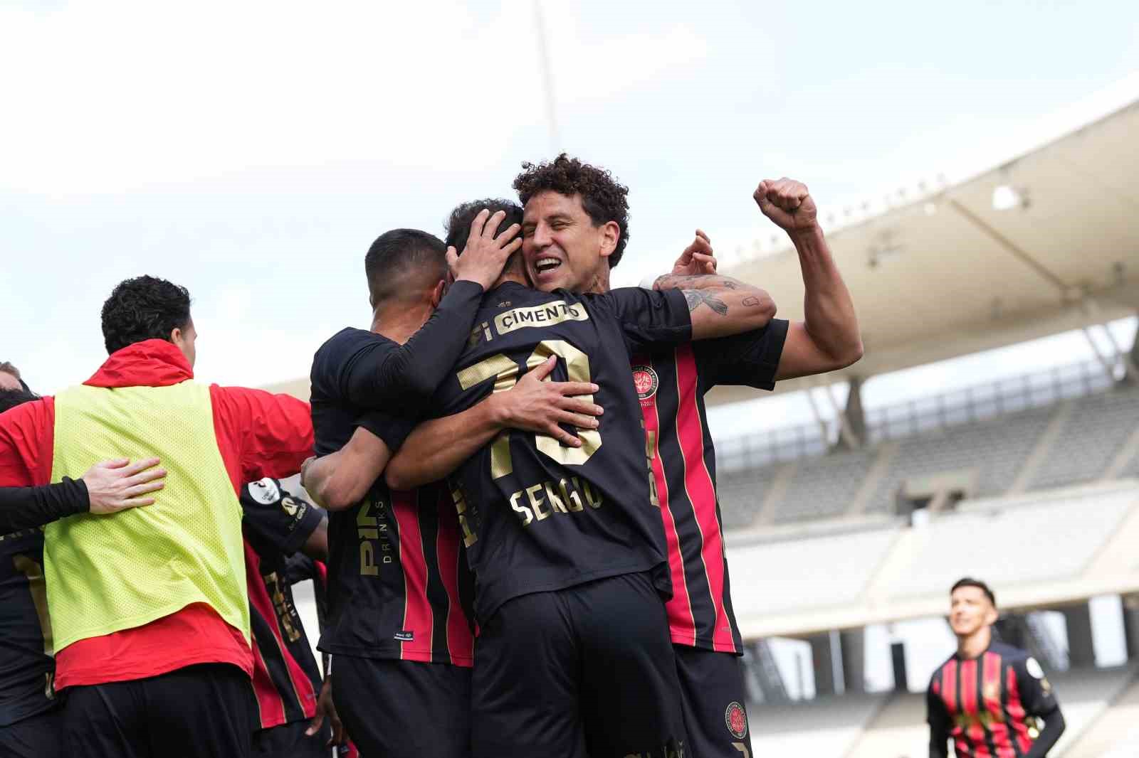 Trendyo Süper Lig: Fatih Karagümrük: 1 - Eyüpspor: 0 (Maç devam ediyor)
